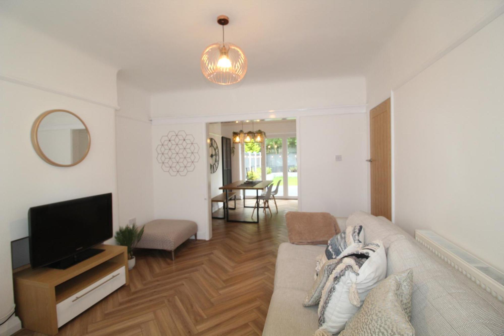 Upton Hidden Garden Retreat Апартаменты